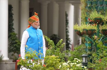 पीएम मोदी इस अंदाज में लाल किले हुए थे रवाना