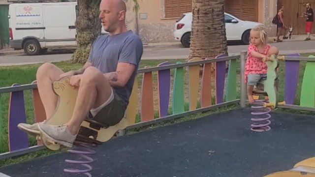 Man's failed attempt to ride a spring rocker becomes a hilarious moment during the family holiday.