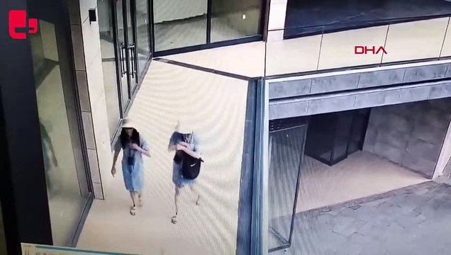 Kılık değiştirerek 5 milyon liralık ziynet eşyası çaldılar