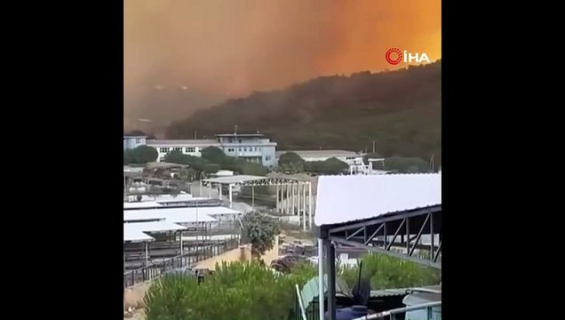 İzmir'de yangın yerleşim yerlerine ulaştı! Belediye başkanından 'Evleri boşaltın' çağrısı