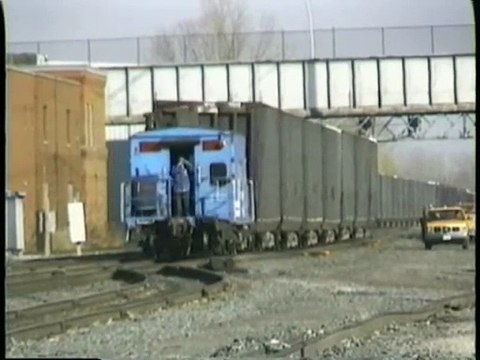 Conrail Erie Yard Job with BNSF and UP AC6000CWs Erie PA. date 11-28-98. Time 1_45 pm.