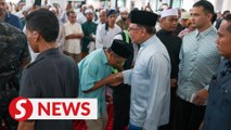 PM Anwar joins 2,000 congregants at Semenyih mosque