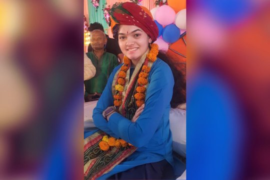 17 साल की कथावाचक अनन्या ने कोचिंग स्टूडेंट्स से कही दमदार बात, बोली- ठोकर भी सबक देती है, पहले से बेहतर करें, फिर देखें आप कितना निखरते हैं