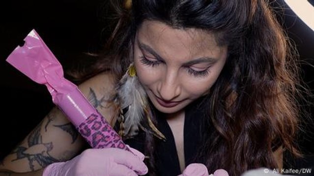 Pakistan: Breaking taboos through tattoos
