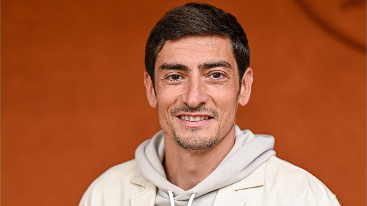 GALA VIDEO - Claude Dartois (Koh-Lanta) cash sur ses débuts d’animateur télé : “On fait toujours des erreurs”