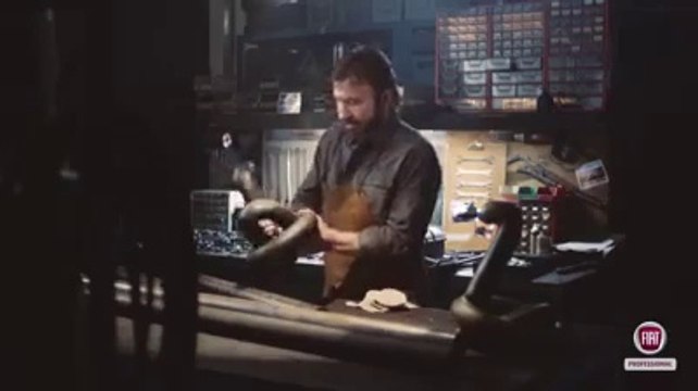 Quando il ferro incontra Chuck Norris non si piega... Si inchina.