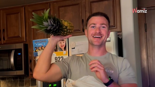 Il offre un bouquet de fleurs à sa petite amie : le chat de la famille a aussi droit à une attention très spéciale (vidéo)