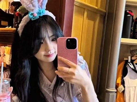 Exploring Disney Magic: Lina Bell Room, Snow Park Fun, & Epic Fireworks! | Vlog Description: Join me on an enchanting Disney adventure as I explore the magical Lina Bell-themed Room, enjoy the snow park,