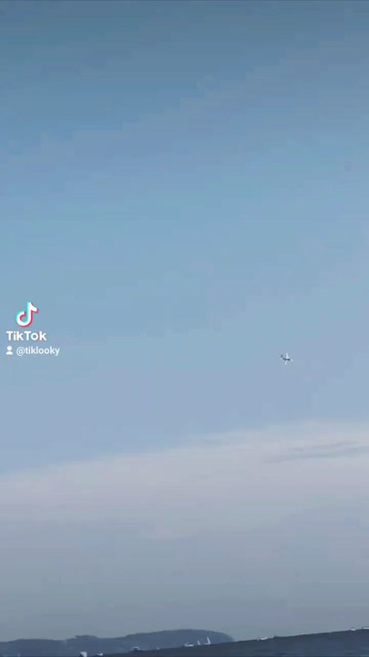  Un avion de la Patrouille de France vient de s'écraser en mer lors d’un show aérien au Lavandou, dans le Var. Le pilote ne s’est pas éjecté de l’appareil. Les pompiers mènent en ce moment une opération de secours.