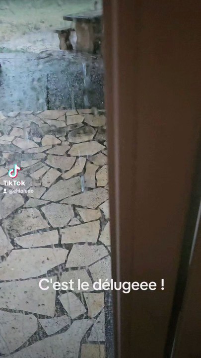 C'est le déluge, enfin ! Allons danser nus sous la pluie :) !