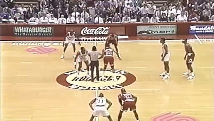 Michael Jordan vs Hakeem Olajuwon | #NBA Higlihts 30-1-1992, Chicago Bulls vs Houston Rockets