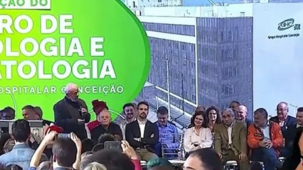 Lula chora ao lembrar da morte de esposa e do filho