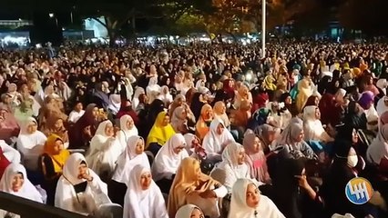 UAS Getarkan SAMARINDA! Ribuan Jam'ah Satu Stadion Sempaja TAK BERKUTIK Mendengar Ustadz Abdul Somad