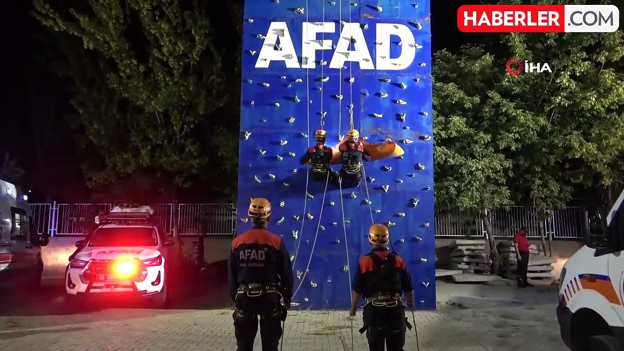 Marmara depreminin yıl dönümünde gerçeği aratmayan tatbikat
