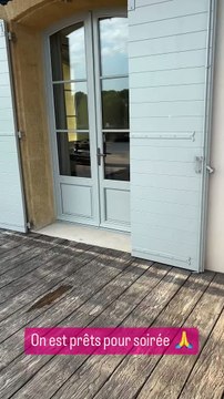 Et voilà c'est qui qui a passé son après-midi à faire tomber tout ce qui devait tomber avec sa cousine c'est tout clean confie-t-elle en story Instagram.Karine le Marchand, Instagram