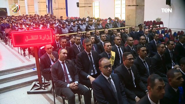 الأكاديمية العسكرية المصرية تحتفل بتخرج دورات تدريبية جديدة للعاملين بوزارتى النقل والمالية