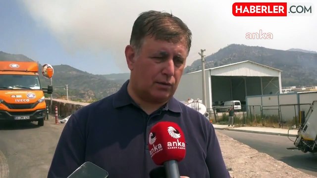 İzmir'deki Yangında İkinci Gün… Cemil Tugay: yerleşim Alanlarına Yakın Bölümlerdeki Yangın Durmuş Durumda