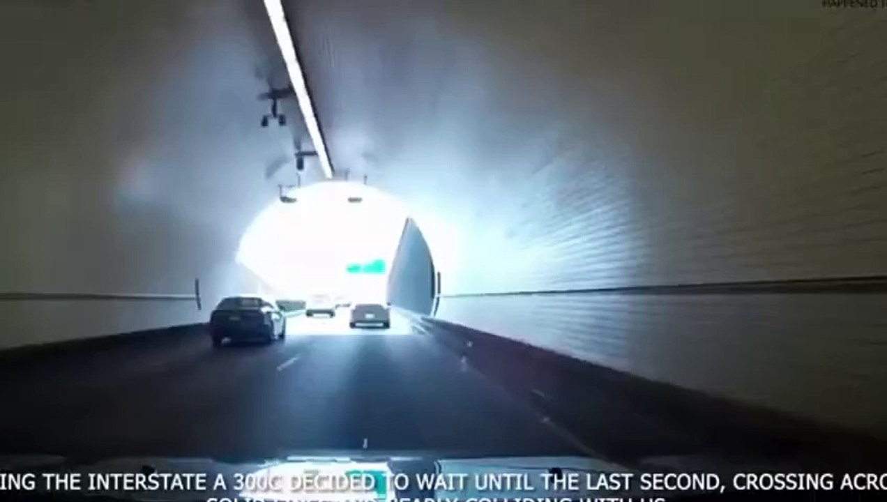 On ne sait jamais ce qui se passera lorsqu'un vieil homme conduit…