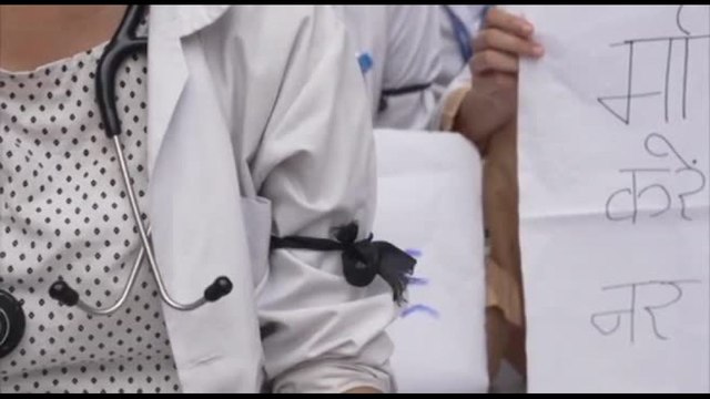 India, sciopero dei medici dopo la dottoressa stuprata e uccisa