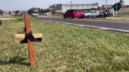 Download Video: Moradores de Cascavel protestam e cobram construção de viaduto no Trevo da Portal