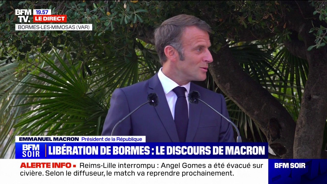 Emmanuel Macron rend hommage aux pilotes décédés dans les accidents d'avions survenus ces derniers jours