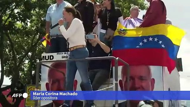 Com atas em mãos, oposição venezuelana reivindica vitória nas eleições
