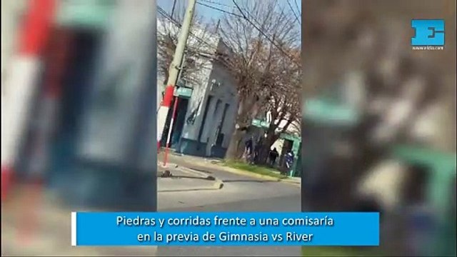 Piedrazos y corridas frente a una comisaría en la previa de Gimnasia vs River