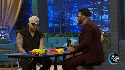 Mark B en divertida dinámica “Si no adivinas, te mojo” | Me Gusta de Noche