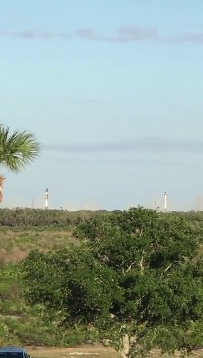 Watch Space X - Landing 2 rockets at the same time