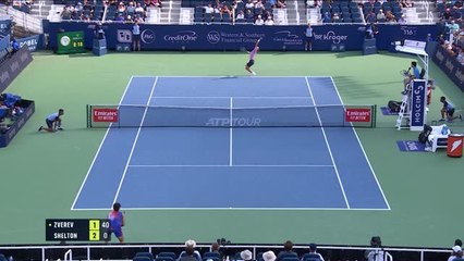 Cincinatti - Bousculé par Shelton, Zverev s'en sort et rallie les demi-finales