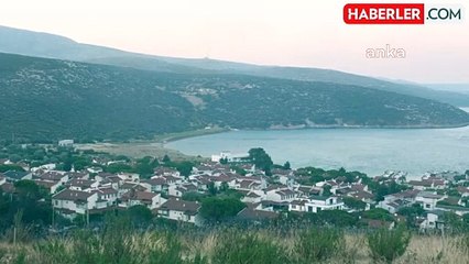 Urla'da çıkan yangın kontrol altına alınmaya çalışılıyor