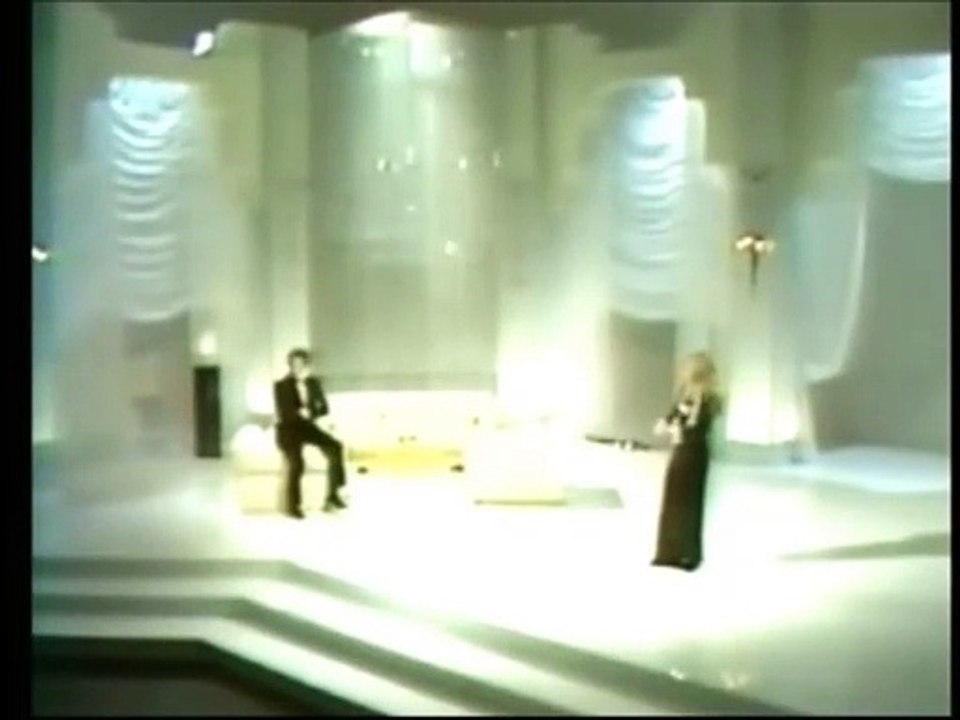 Alain Delon et Dalida chantent "Paroles Paroles"