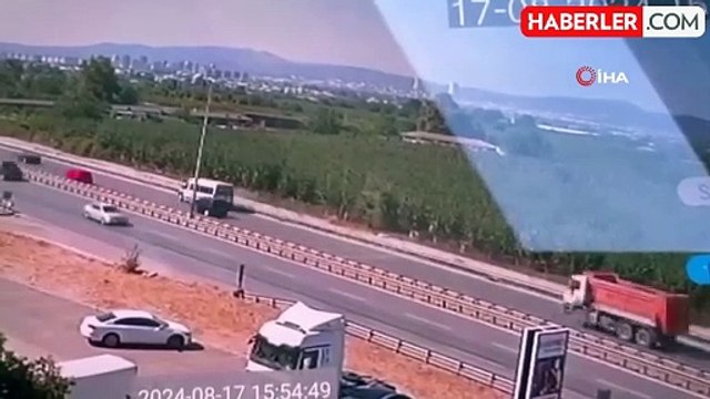 Hafriyat kamyonunun lastiği bomba gibi patladı, o anlar kamerada