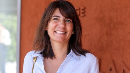 GALA VIDEO - Estelle Denis pose avec sa fille et sa maman : l’air de famille est indéniable !