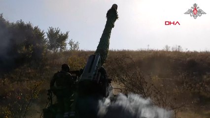 Rusya, Kursk bölgesinde Ukrayna mevzilerini top atışlarıyla vurdu