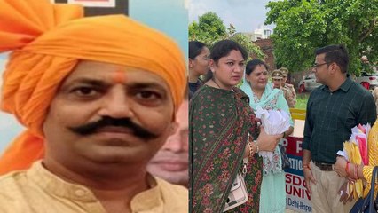 पिंकी चौधरी को राखी बांधने डासना जेल पर पहुंची सैकड़ो महिलाएं, पुलिस ने भीड़ को रोक,राखी पहुंचाने का दिया भरोसा