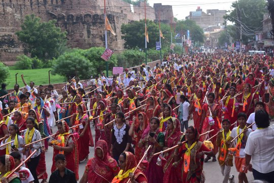 हजारों भोले भक्तों की जलधारा में नहाए महादेव, जयघोष में डूबा शहर