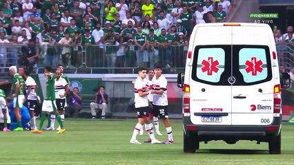 VÍDEO: lateral do São Paulo deixa dérbi contra Palmeiras de ambulância; entenda