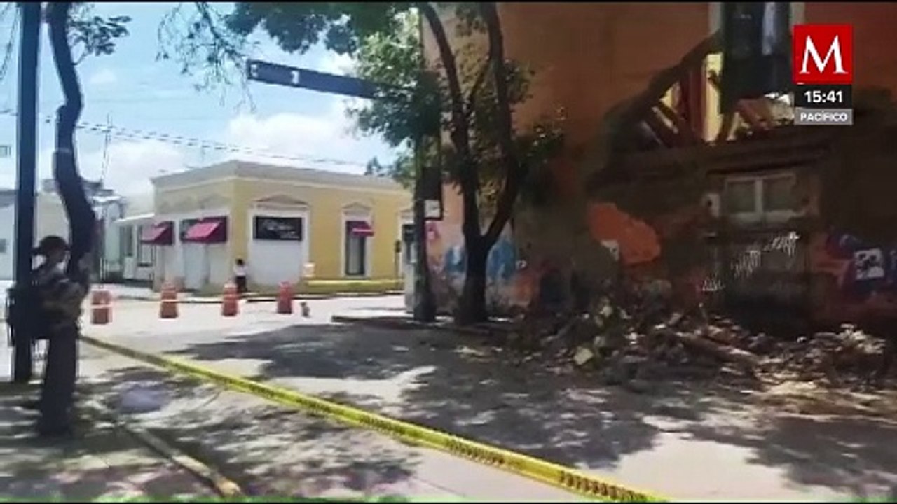 Las intensas lluvias provocan el colapso de la fachada de una antigua vivienda en Toluca, Edomex