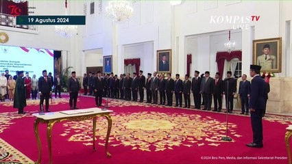 Video herunterladen: [FULL] Momen Presiden Jokowi Lantik Kepala Badan di Istana Negara