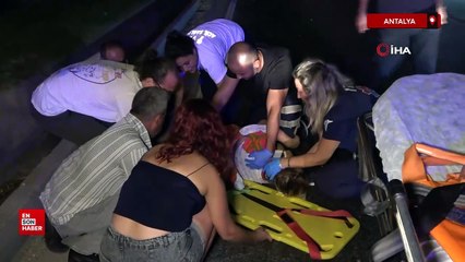 Antalya'da hafif ticari araç yayaya çarptı