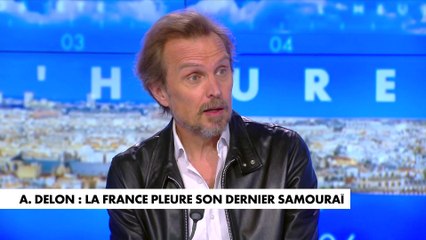 Jean Gabin «était un maître pour Alain Delon» selon le biographe de l'acteur disparu