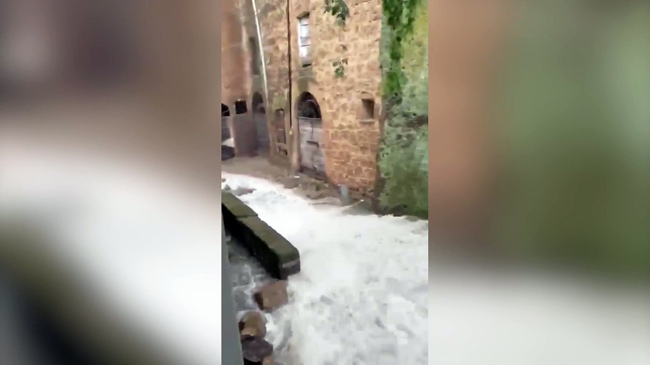 Maltempo in Maremma, strade come fiumi a Pitigliano