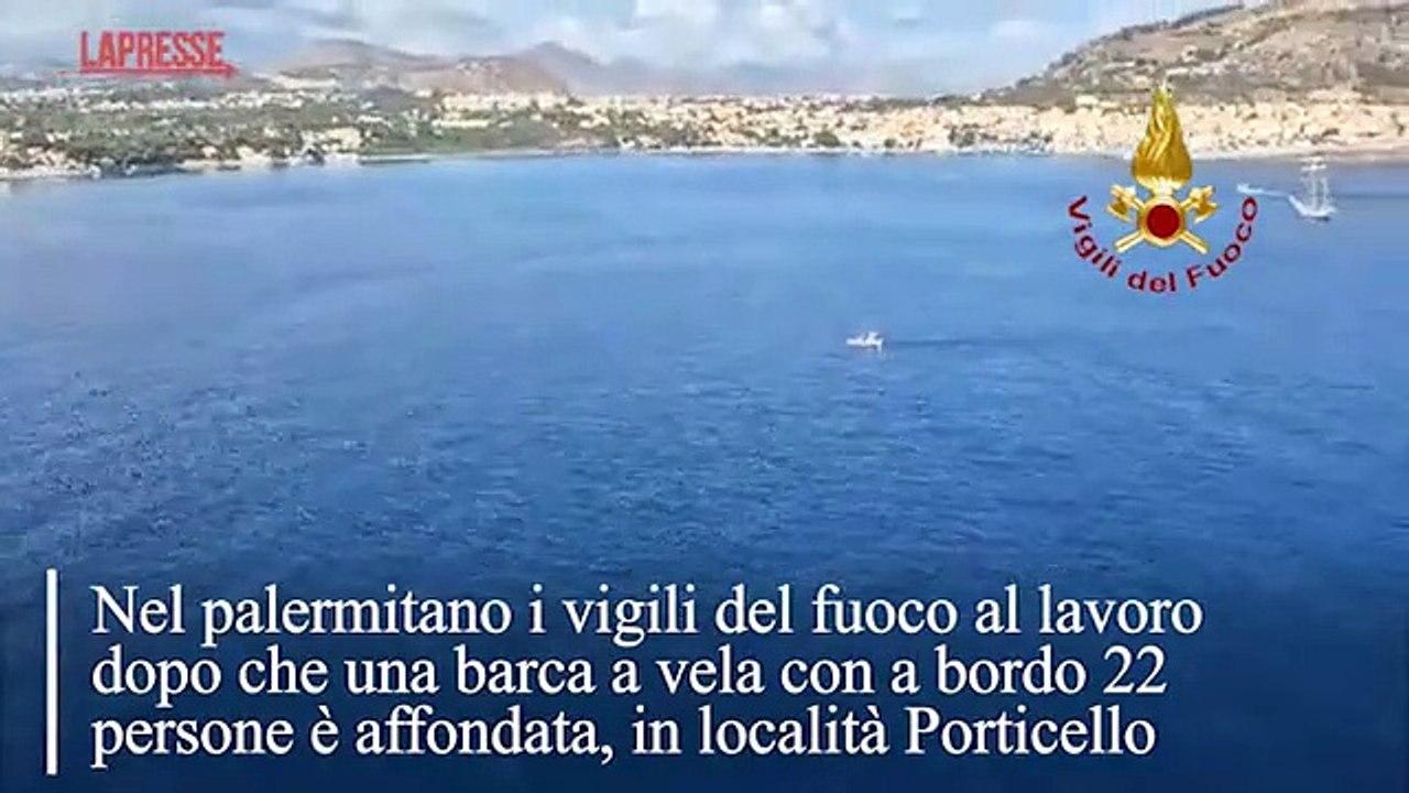 Palermo, naufragio imbarcazione: le ricerche dei vigili del fuoco