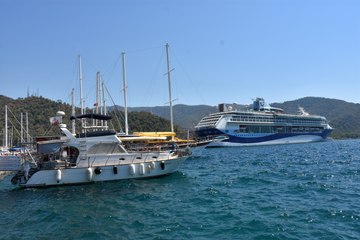 Yolcu gemisi Marella Discovery “ana limanı”na vardı!