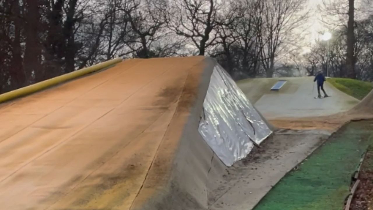 Excited skier borrows a ski from sister and ends up with a hilarious fall
