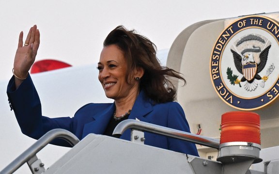 Elezioni USA: Arriva Kamala (sull'Air Force Two)! Harris conquisterà la convention democratica di Chicago?