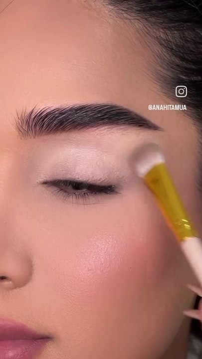 Makeup tutorial