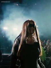 Wanda a los besos con todos