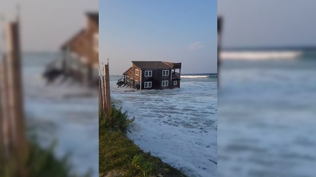 États-Unis : une maison s'effondre emportée par les vagues pendant l'ouragan Ernesto